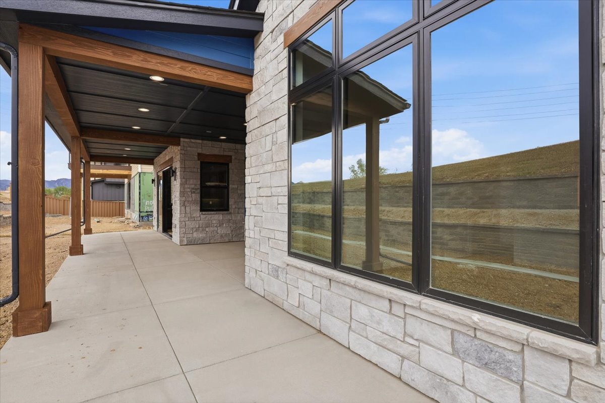 Plan 3461 - covered back patio 