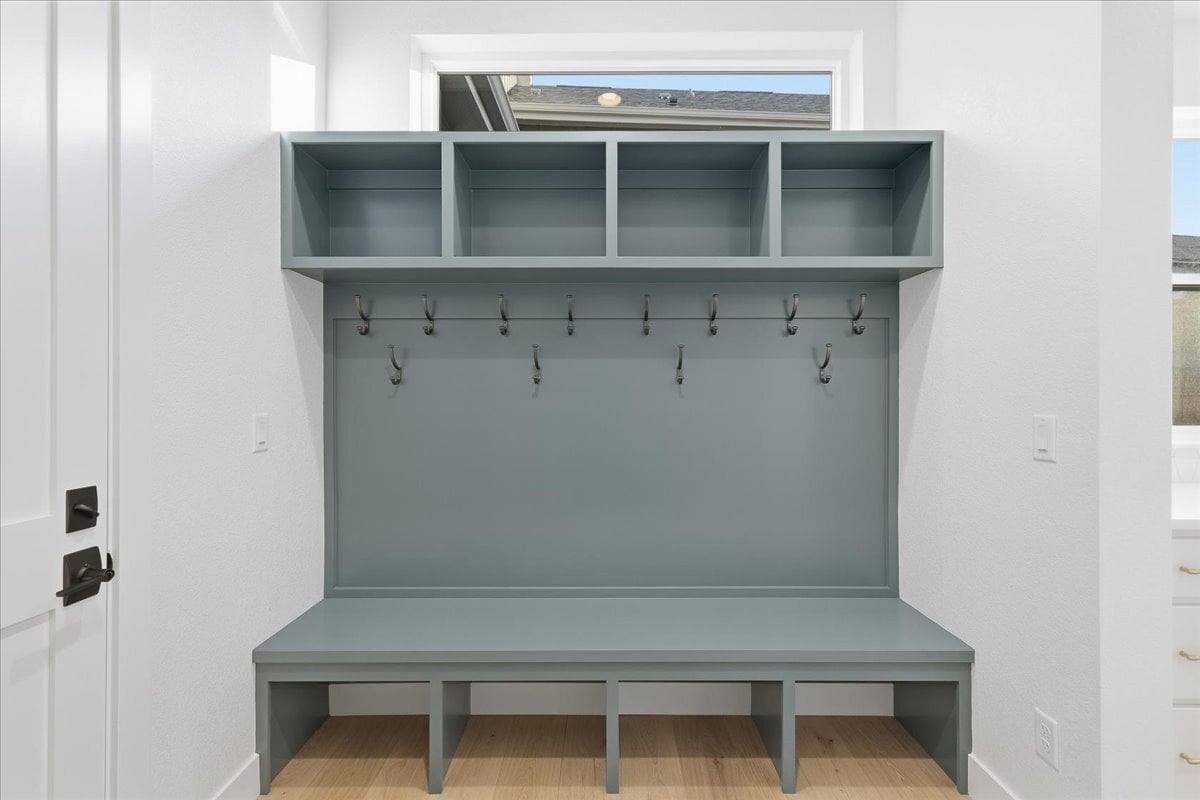 Plan 3929 cubby at owners entry