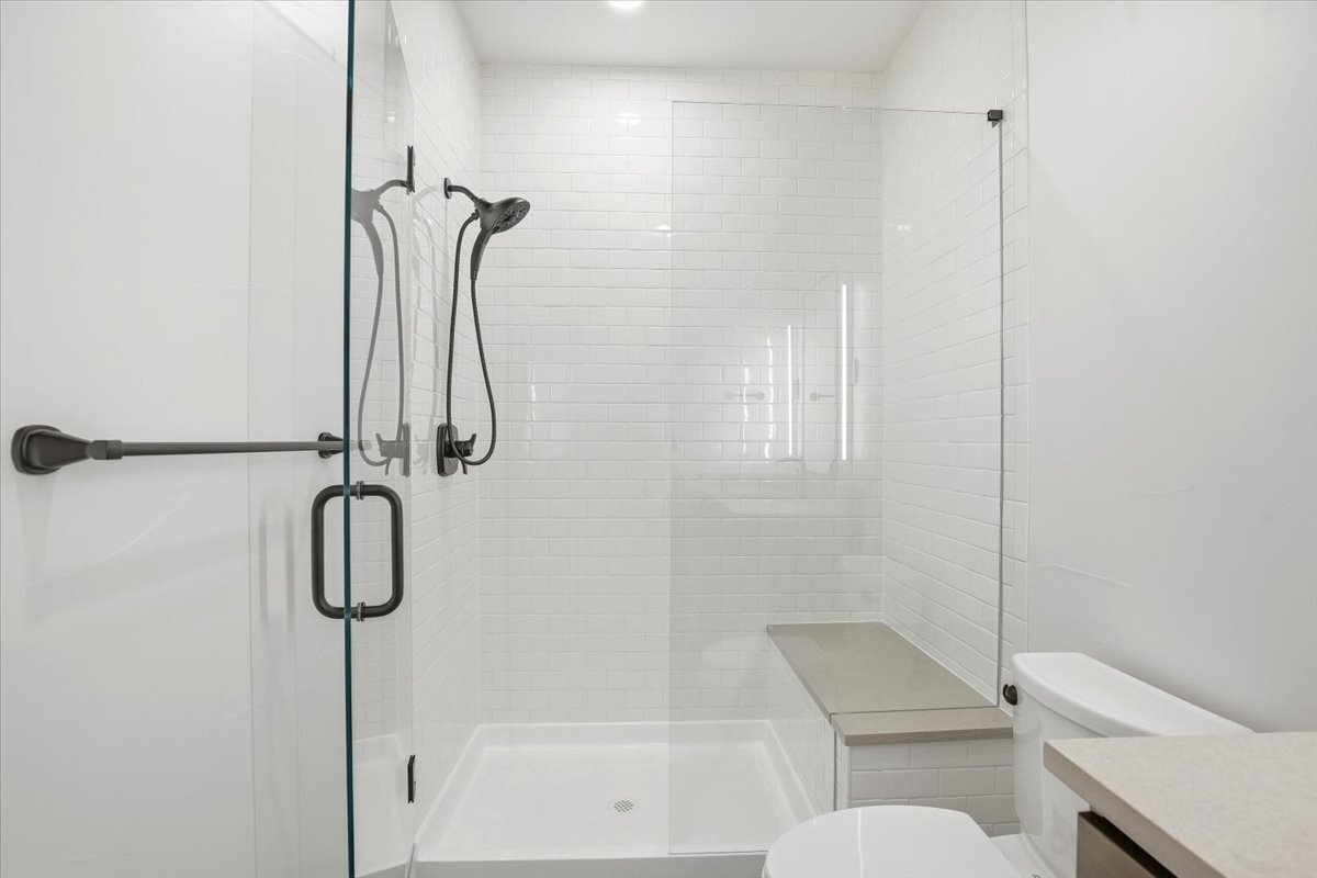 Plan 3461 secondary bath with shower