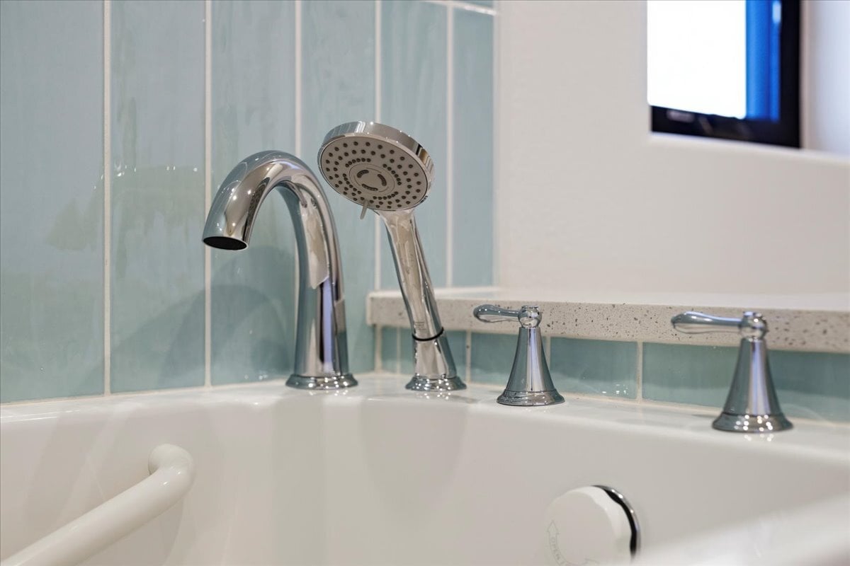 Plan 4977 primary suite bath 1 detail