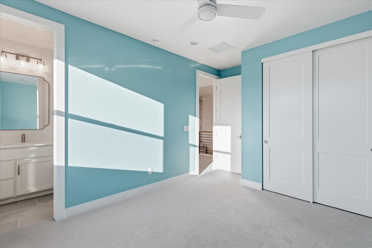 Plan 3929 secondary bedroom