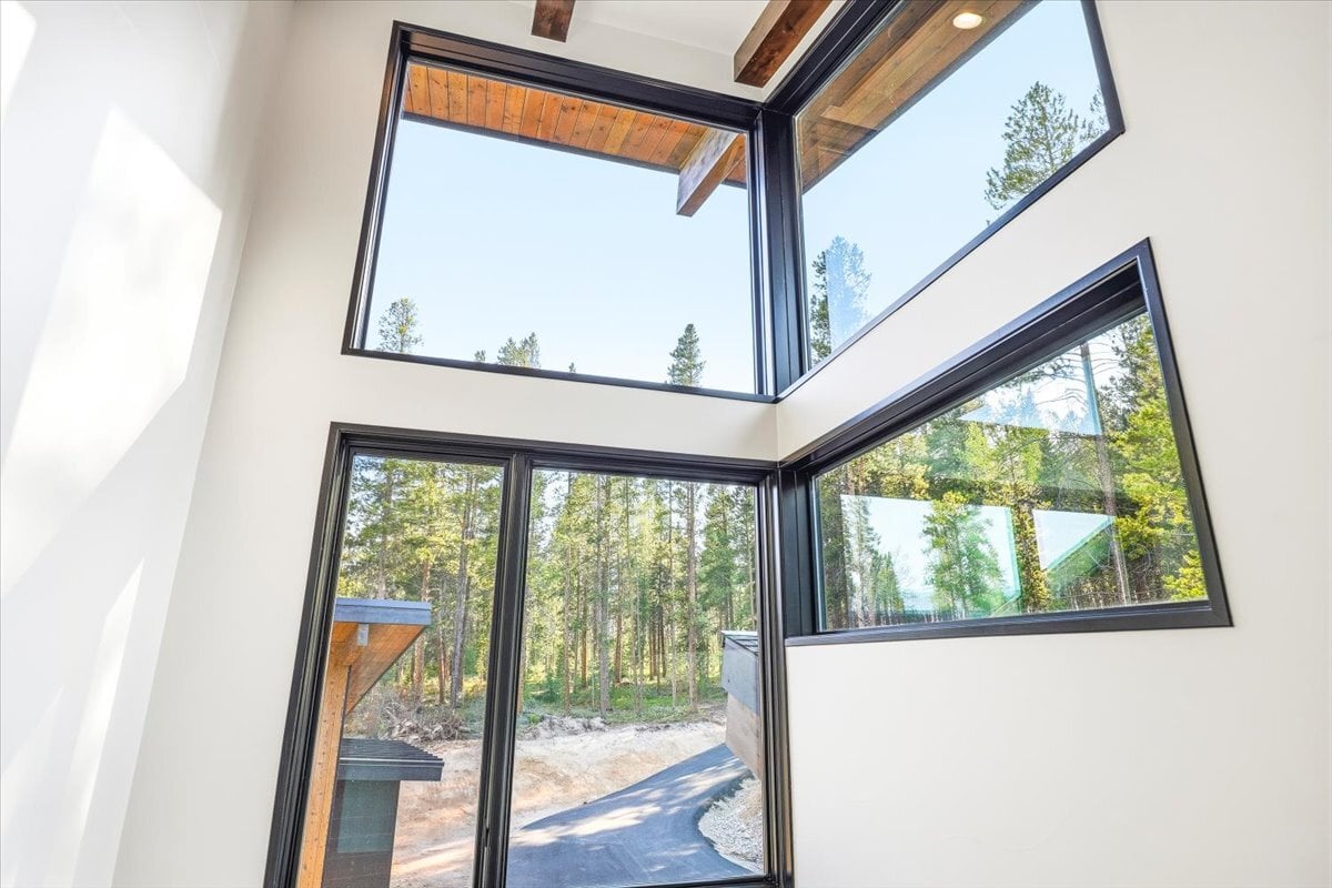Fraser custom home -  window detail