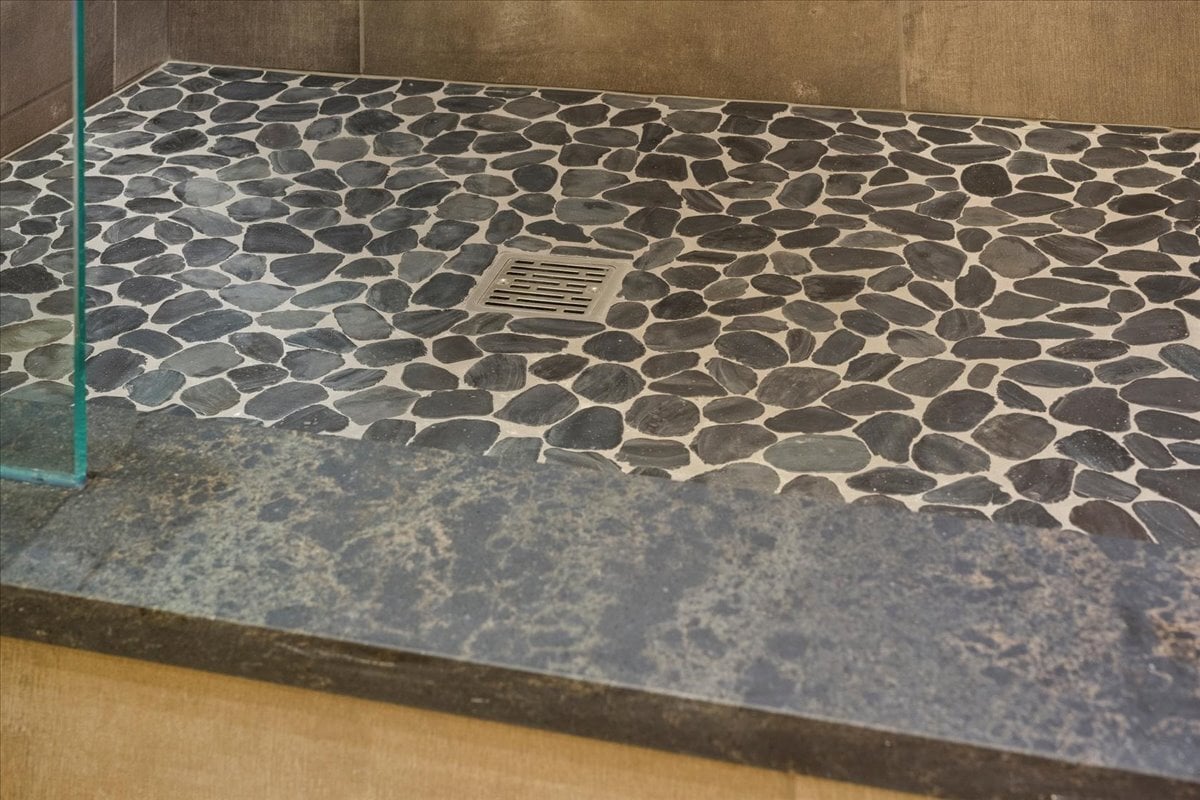 Plan 4977 primary suite bath 2 detail