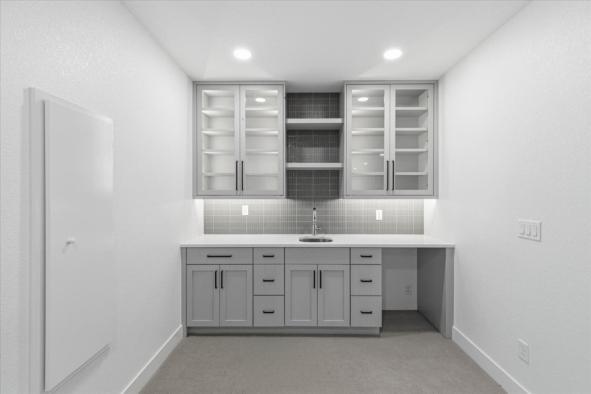Plan 3929 basement wet bar