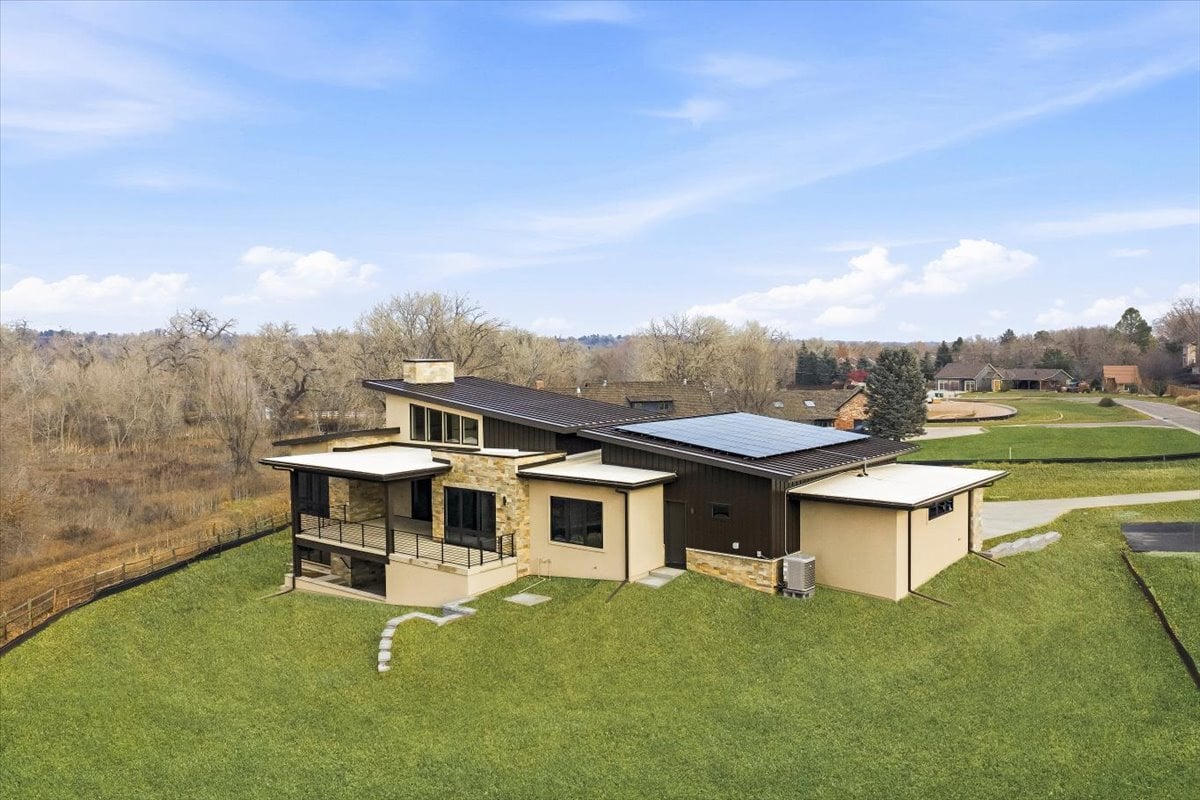 Plan 4977 exterior drone daylight