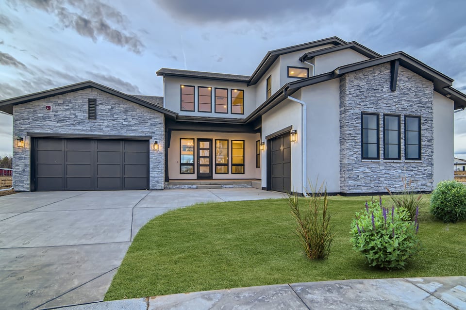 CE21006 - Print-Quality-001-02-Exterior-Front with landscaping