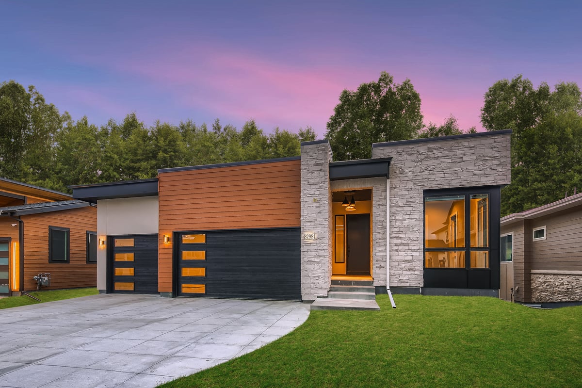 GH20003 - Print-Quality-000-01-Exterior-Front with landscaping