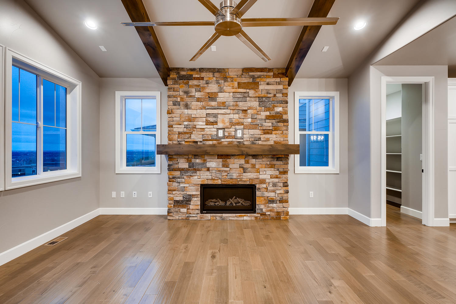 6690 Balsam Street Arvada CO-large-004-011-Living Room-1500x1000-72dpi