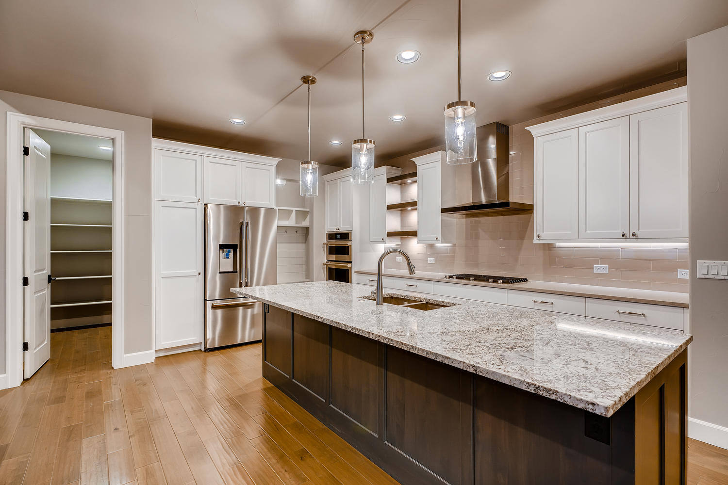 6690 Balsam Street Arvada CO-large-006-009-Kitchen-1500x1000-72dpi
