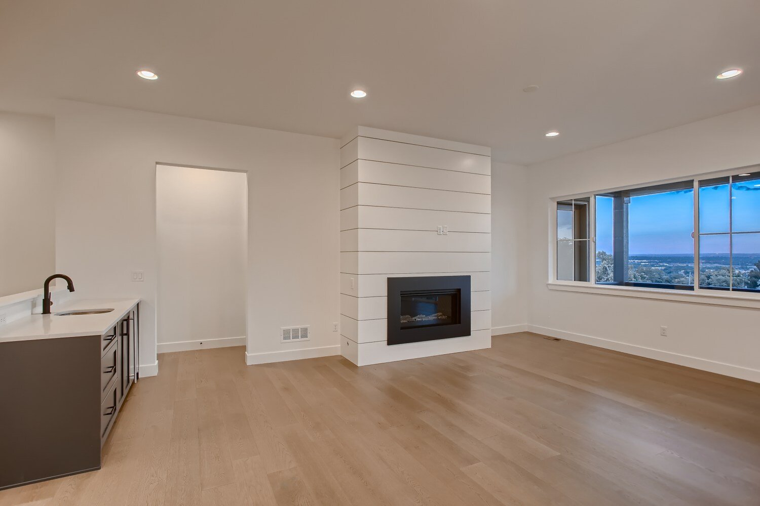 Featured Home: Contemporary Classic - 07