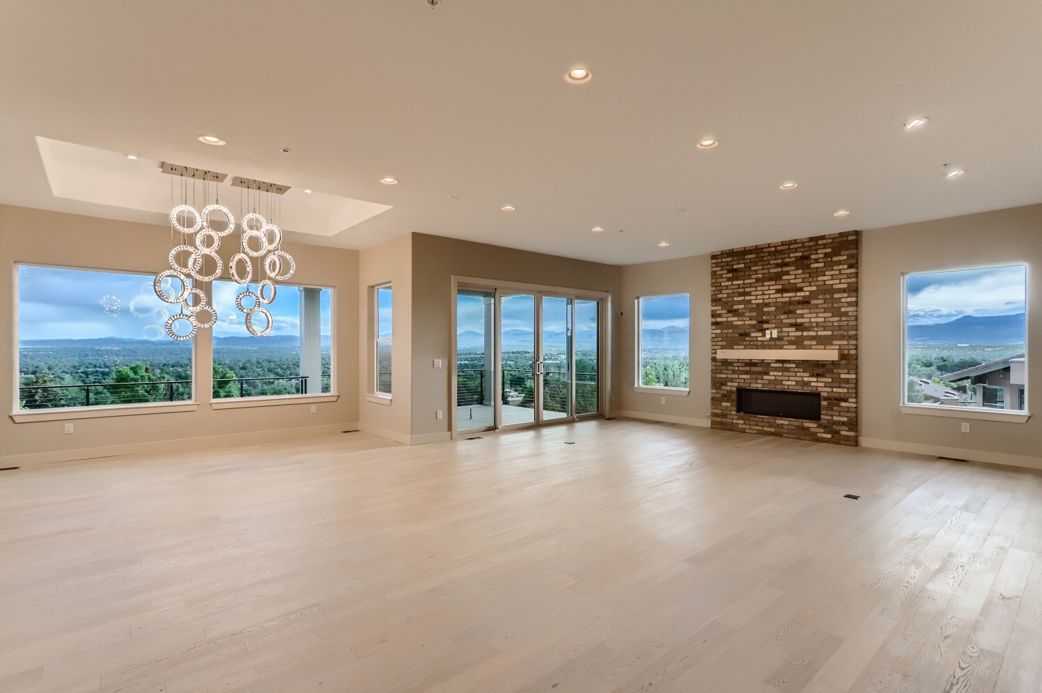 Featured Home Stunning Standout - 5