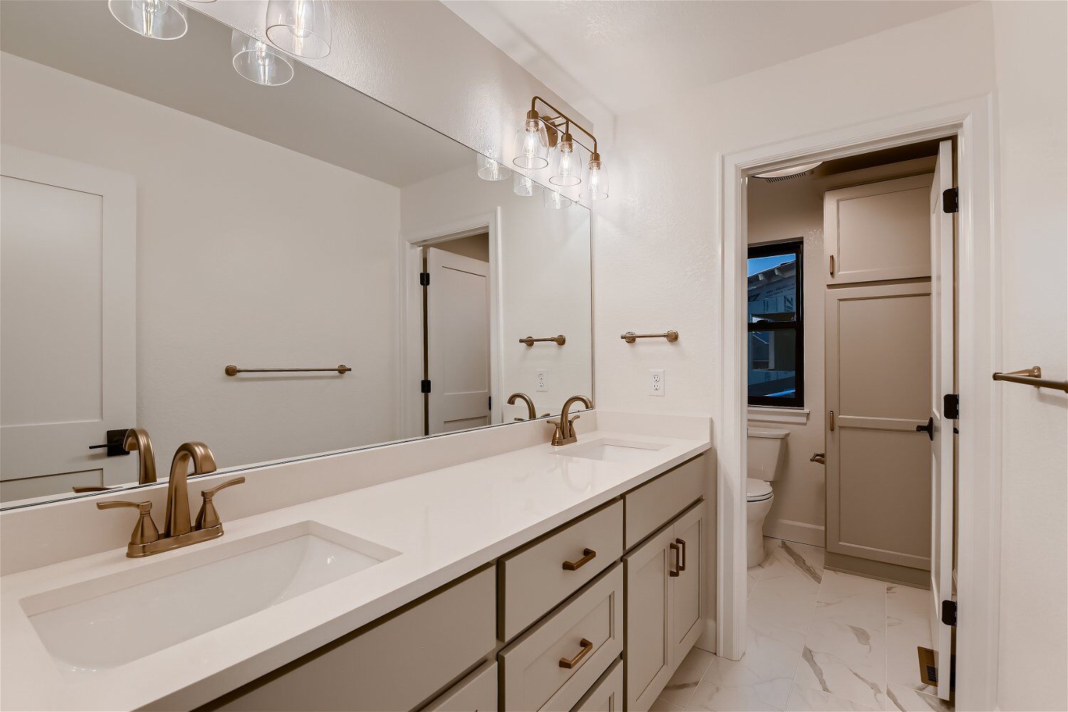 Custom Home: MH22008